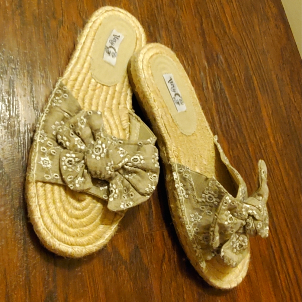 Very G Sandals from The Buckle Size 10